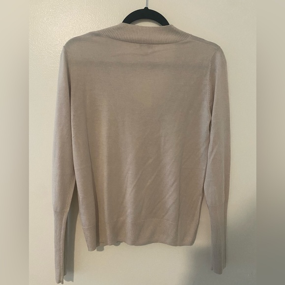 ✨✨NWT Kinross Cashmere V-neck Sweater - Picture 2 of 7
